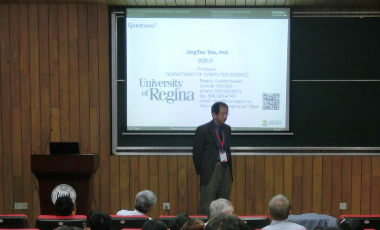 JingTao Yao教授做大會報告