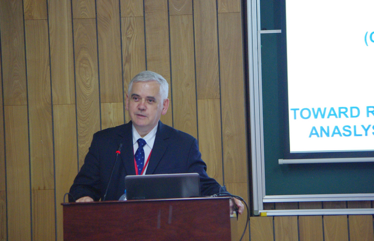 Andrzej Skowron教授做大會報告