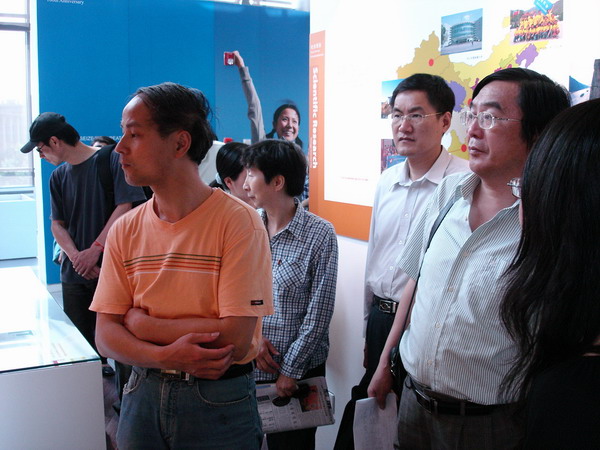 參觀校史館圖二