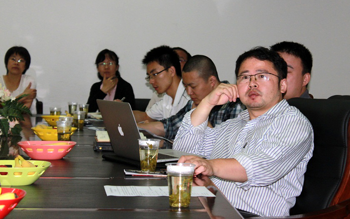 科研處何斌副處長在論壇上發表講話